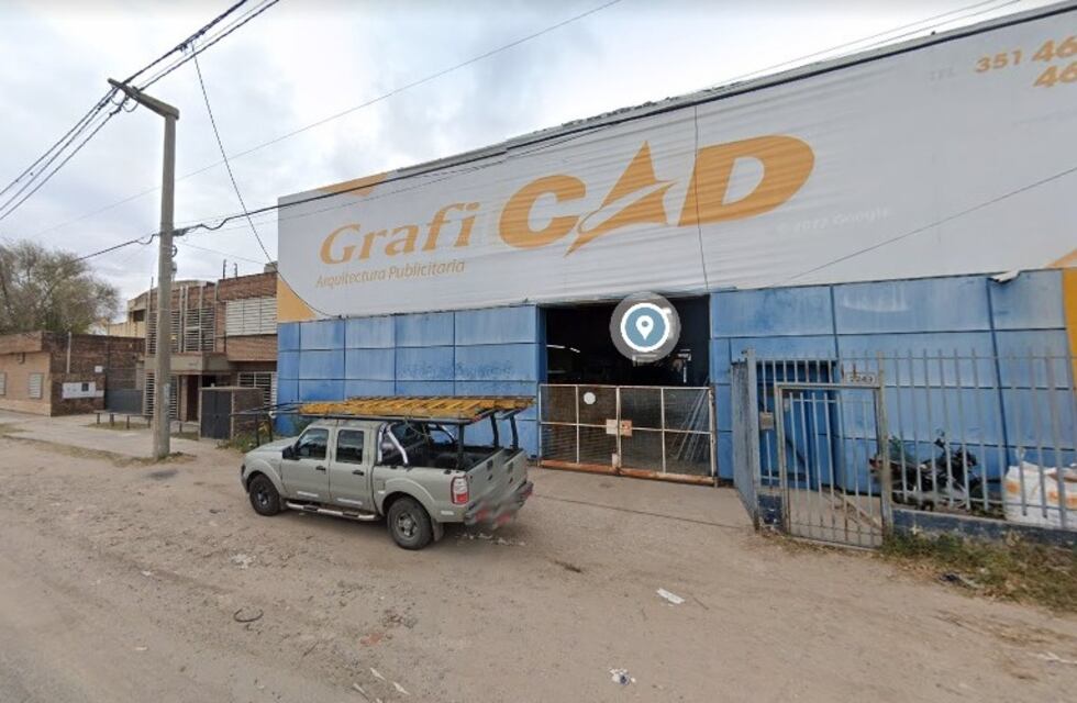 Robo frustrado en Córdoba: quiso sustraer el portón de un local y terminó hospitalizado