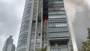 Incendio en una torre de Puerto Madero (Captura de video).