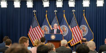 El jefe de la FED, Jerome Powell, el miércoles con conferencia.