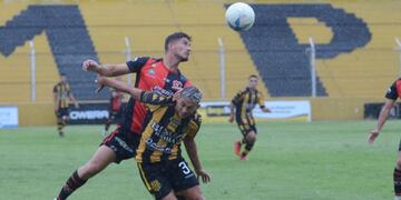 Sporting superó 3 a 1 a Olimpo en el debut.