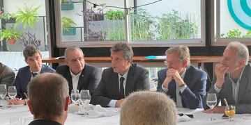 Sergio Massa y Juan José Bahillo aclararon para quienes es la medida sobre la compra de dólares.
