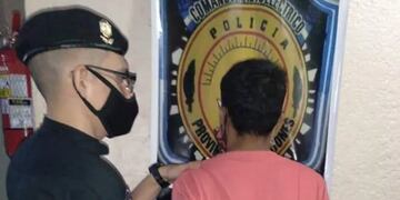 El sujeto saltó un muro para ingresar a la propiedad.