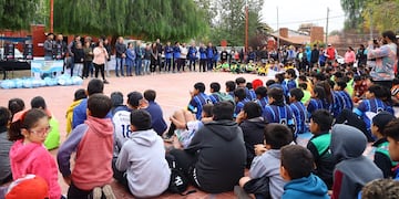 Stevanato lanzó el programa de fútbol infantil en la zona este. Foto: Maipú Municipio.