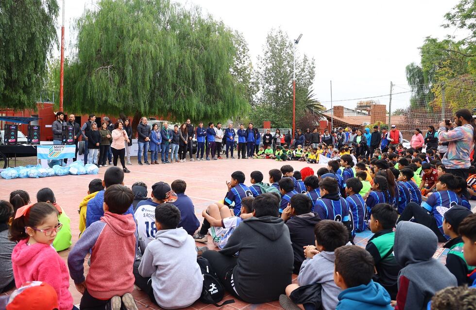 Stevanato lanzó el programa de fútbol infantil en la zona este