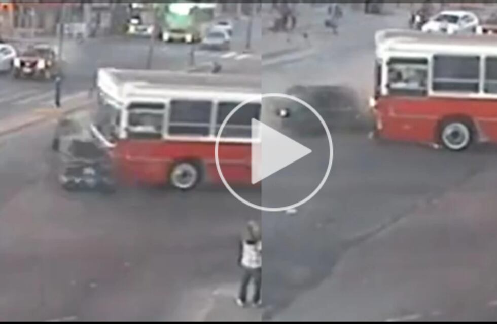 Brutal choque en Panamericana: un micro embistió a un auto que pasó en rojo un semáforo