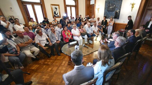Reunión Gobernador Osvaldo Jaldo con dirigentes.