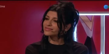 La insólita reacción de un participante de La Voz Argentina al piropo de Cazzu: “¿Estás soltero?”