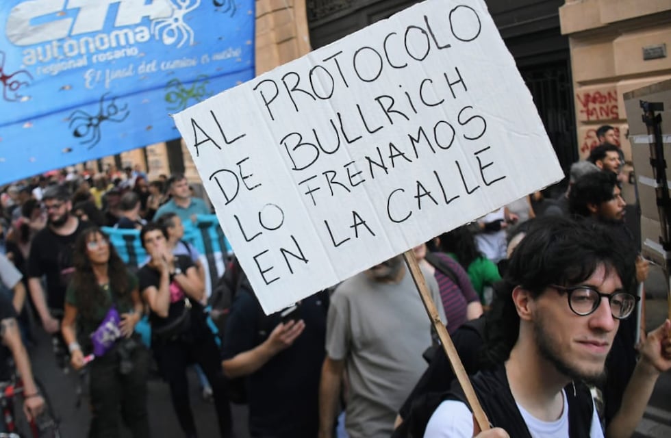 A la calle: habrá una marcha masiva este jueves en Rosario contra el “Mega DNU” de Javier Milei