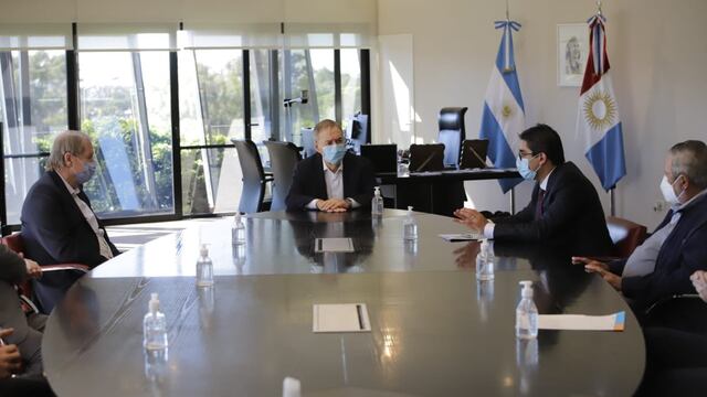 Representantes de Asociaciones y Cámaras que agrupan a prestadores de la salud del sector privado reunidos con Schiaretti.
