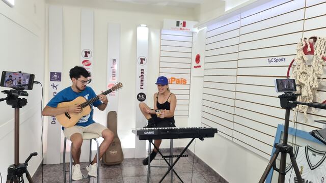 Azul Brasesco junto a Lucas López.