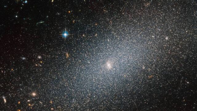 La NASA dio a conocer la primera serie de fotografías más nítidas y a color sobre el universo. Foto: NASA.