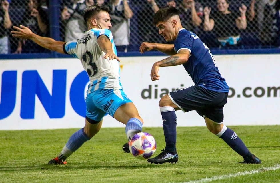 Racing empató en la visita a Independiente Rivadavia, que terminó con uno menos