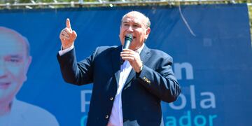 "Crearemos más trabajo, garantizaremos salarios justos y el acceso a la vivienda propia para todos los jujeños", prometió Rubén Rivarola.