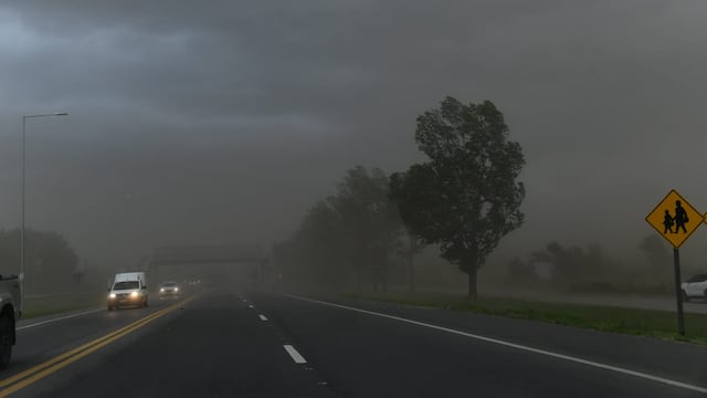 La tormenta de Santa Rosa en Córdoba llegó con fuertes ráfagas de viento. (Javier Ferreyra / La Voz)