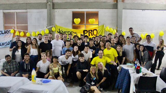 Este jueves por la noche, se realizó una reunión en la que participaron funcionarios, concejales y referentes del espacio político a nivel local.