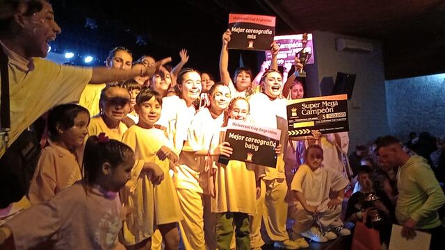 Grupo de Danzas de niñas de Tres Arroyos y Chaves ganaron un selectivo y competirán en el Gran Rex