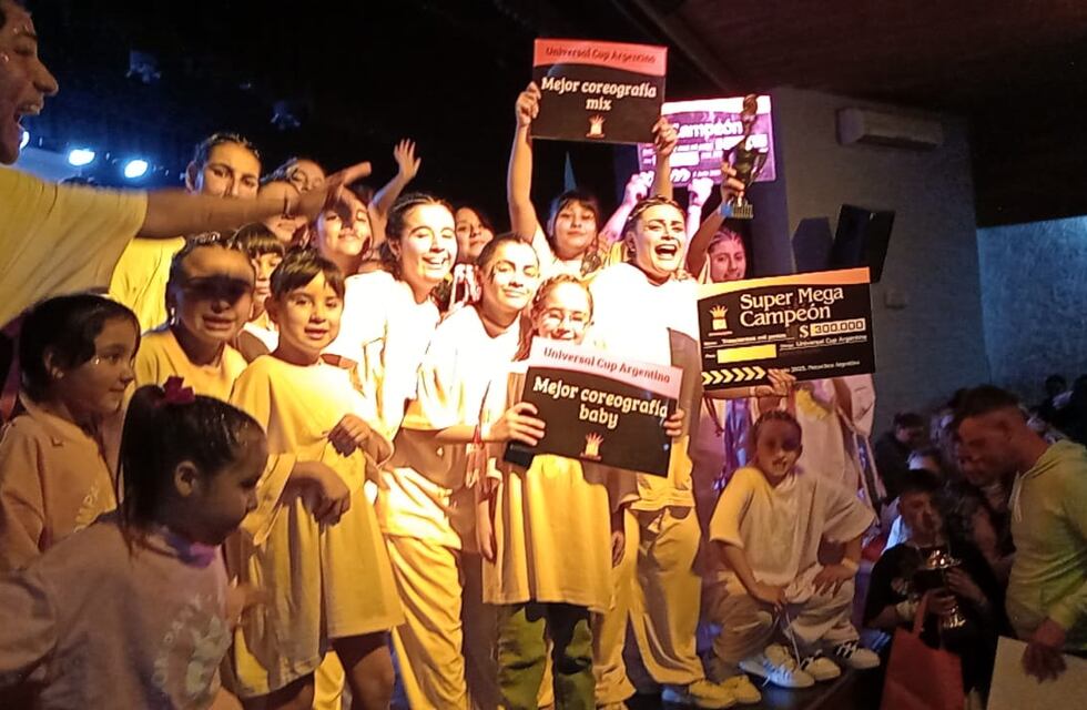 Grupo de Danzas de niñas de Tres Arroyos y Chaves ganaron un selectivo y competirán en el Gran Rex