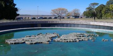 Homenaje a los caídos en Malvinas