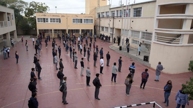 Los alumnos de secundaria que adeuden materias pueden inscribirse para rendir desde este lunes.