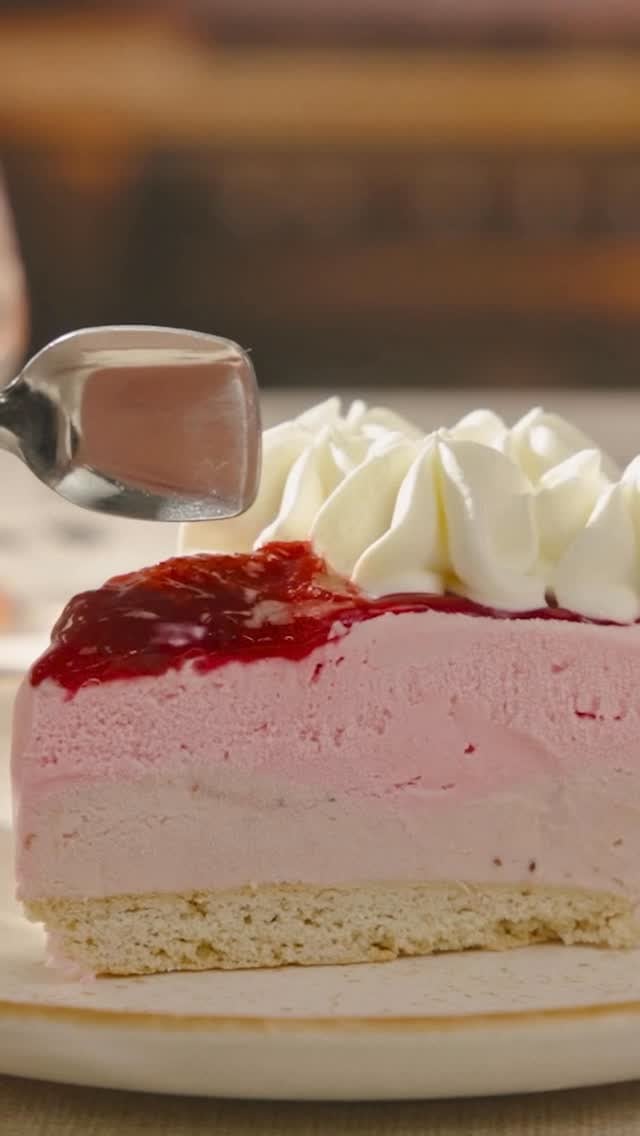 La nueva torta helada de frutillas de Grido.