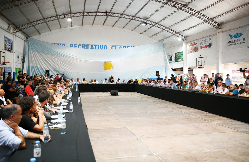 Sartori y Aristimuño participaron del encuentro de Kicillof con dirigentes de la región