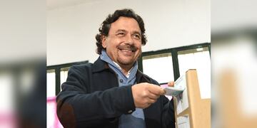 Gustavo Sáenz va por la reelección y los primeros números lo favorecen.