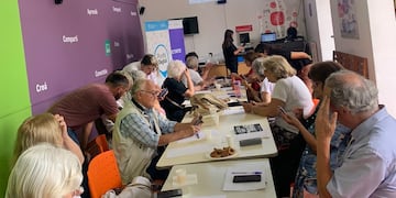 Taller de Intercambio Generacional “Aprendé a usar tu celu” en Tres Arroyos