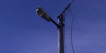 Colocan nuevas iluminarias en el distrito a pedido de los vecinos