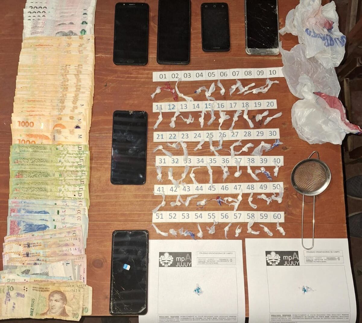 Golpe al narcomenudeo en San Pedro de Jujuy: sus propios vecinos denuncian a presunta "dealer" de pasta base y fue detenida.