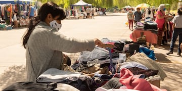 El intendente Ulpiano Suarez reglamentó la autorización de las ferias en espacios abiertos bajo estrictos protocolos sanitarios. Gentileza MCM