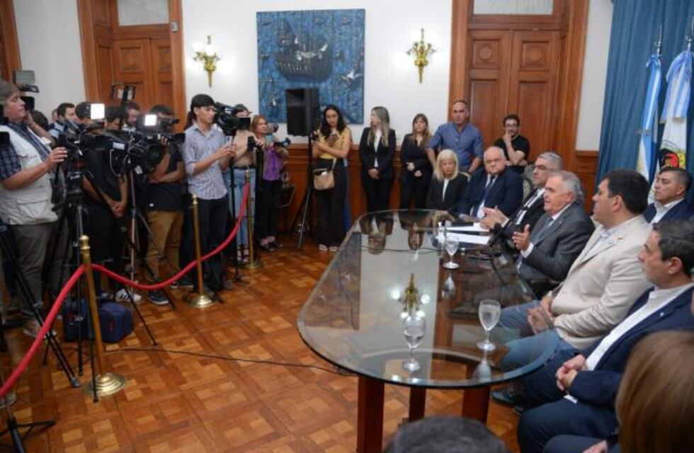 El Gobierno adquirió 100 colectivos nuevos para reforzar el transporte provincial