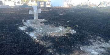 Incendio en cementerio de Corrientes.
