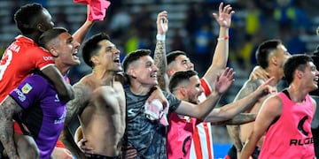 Sin vuelos para Santiago del Estero: ¿cómo pueden hacer los hinchas de Estudiantes para viajar a la final con Vélez?.