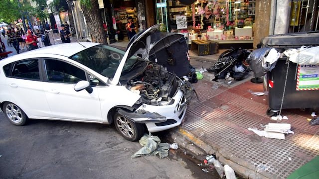 Detuvieron al conductor que atropelló a varias personas en el Centro. (Javier Ferreyra / La Voz)