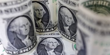 El dólar "Blue" cerró a $1100 después de las elecciones.