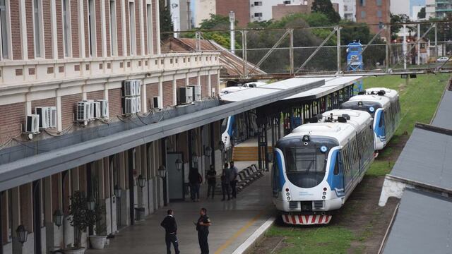 Tren Metropolitano (Ferrourbano) en la estación de Alta Córdoba (Facundo Luque)