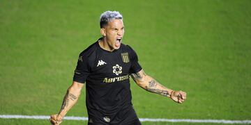 Enzo Copetti celebra su ante Sportivo Belgrano por la Copa Argentina. (Twitter: @RacingClub)