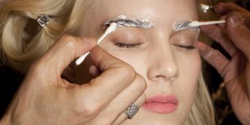 Cejas decoloradas. (Foto: Gentileza: Vogue)