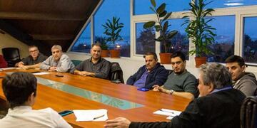 Municipalidad, taxis y remises buscan mejorar la calidad del servicio