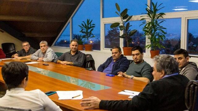 Municipalidad, taxis y remises buscan mejorar la calidad del servicio