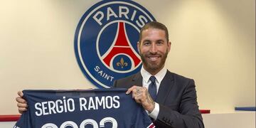 Sergio Ramos fue presentado en el PSG.