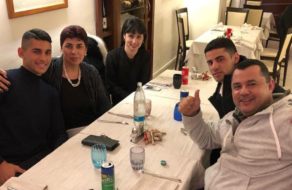 La maravillosa acción del Cuti Romero con su madre cuando cobró el primer sueldo