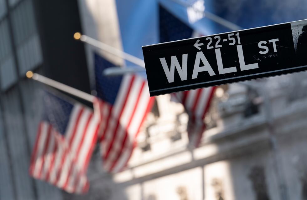 El mercado reaccionó con caídas generalizadas por los datos que golpearon a Wall Street y la postergación del pago al FMI