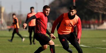 Nicolás Castro entrenó con el plantel antes de su viaje a Bélgica para sumarse a Genk.