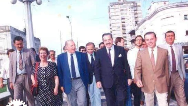 Alfonsín y De Paula en la Plaza San Martín