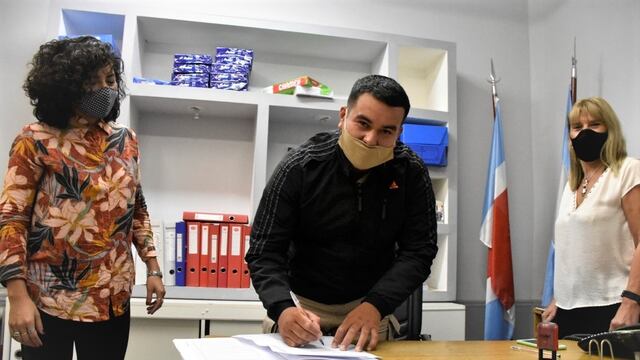 Se realizó el primer casamiento a distancia en el Registro Civil de Santiago