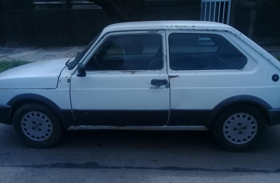 Robaron tres autos y varias motos