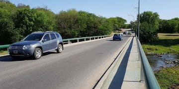 Corte de tránsito en el puente Chateau, ciudad de Córdoba.