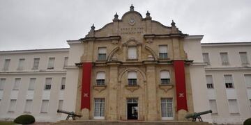 El objetivo de la fundación del Liceo Militar General Paz fue la eficacia en la formación de oficiales de reserva.