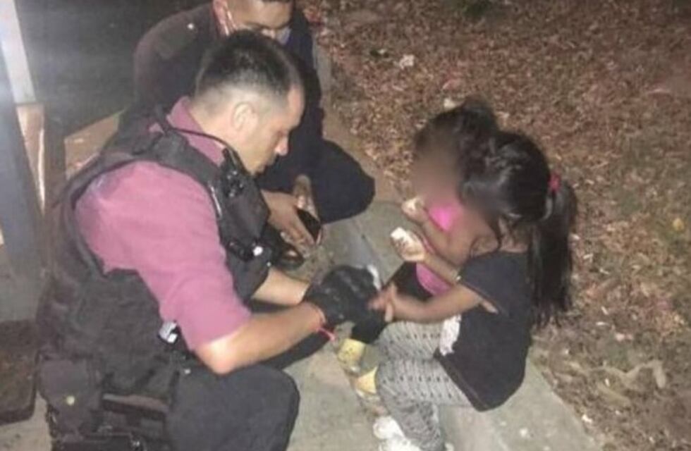 Encontraron a dos hermanitas, de 2 y 4 años, que habían sido abandonadas al costado de la General Paz